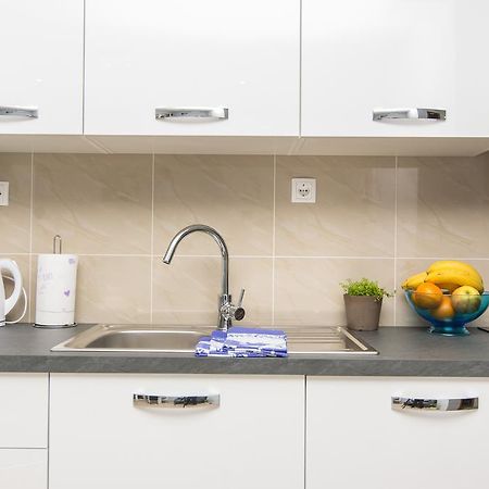 Apartments Mate トゥラニ エクステリア 写真