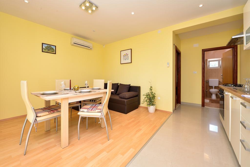 Apartments Mate トゥラニ エクステリア 写真
