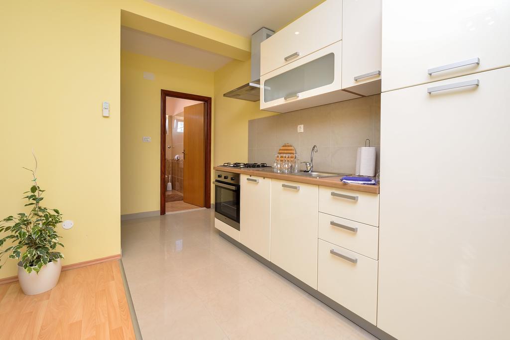 Apartments Mate トゥラニ エクステリア 写真