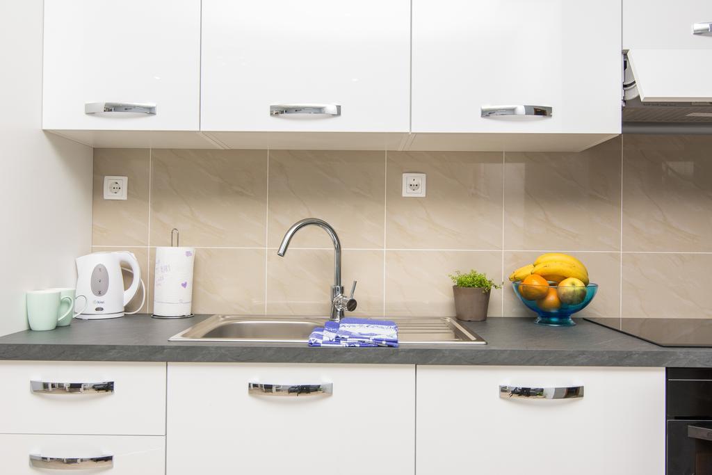 Apartments Mate トゥラニ エクステリア 写真